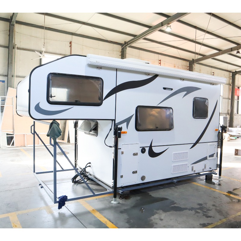 Outdoor Camping Australia - カスタムメイドのハードサイドオーストラリア製4x4ピックアップキャンパートレーラー、赤色のオープンボックス、遠征用アウトドアオフロードキャンプ用品